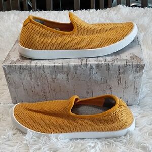 Allbirds Tree Lounger Men's Yellow Slip-On Knit Comfy Loafers Men's size 11